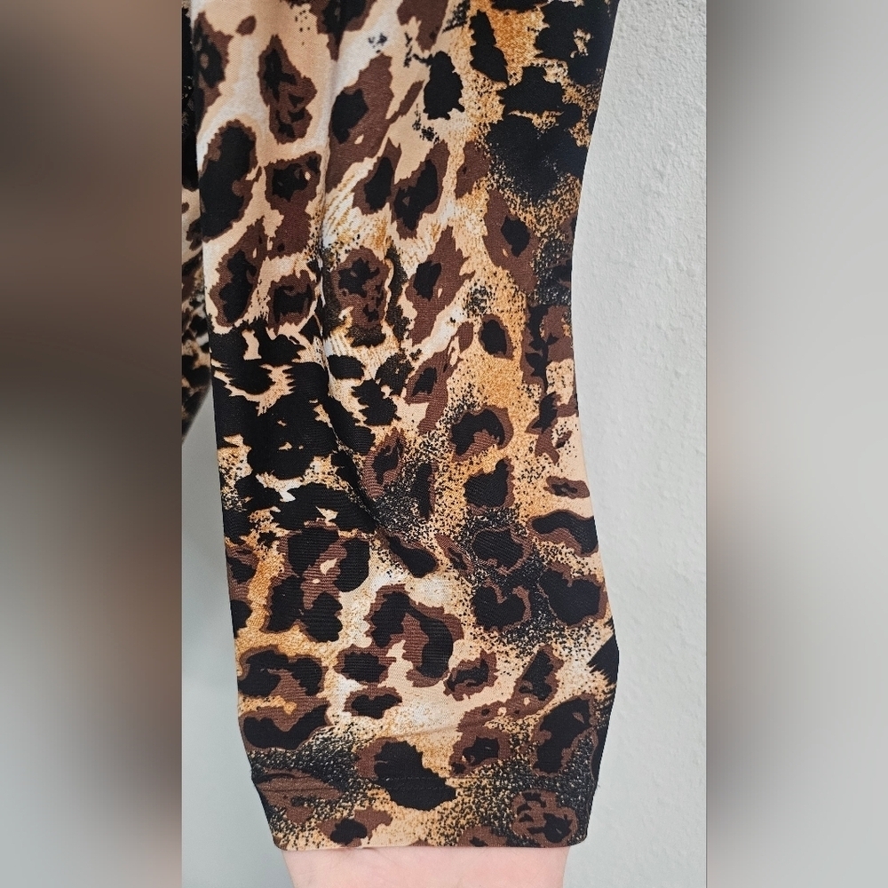 Bonnie Evans Women's Leopard Print 3/4 Sleeve Round Neck Poly Blouse Size Medium - Picture 3 of 9
